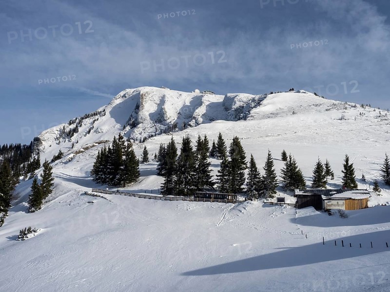 Winter mood, snow-covered landscape, snow-covered alpine peaks, view from the Schafbergalm to the Schafberg, near St. Wolfgang am Wolfgangsee, Salzkammergut, Upper Austria, Austria, Europe