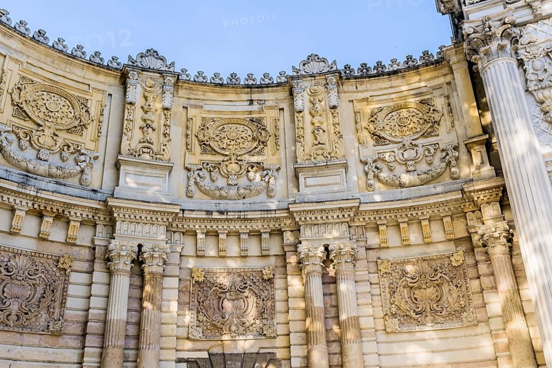 Istanbul, Tuerkiye: Sept. 15, 2022: Exterior design of Dolmabahce Palace in Istanbul, Tuerkiye