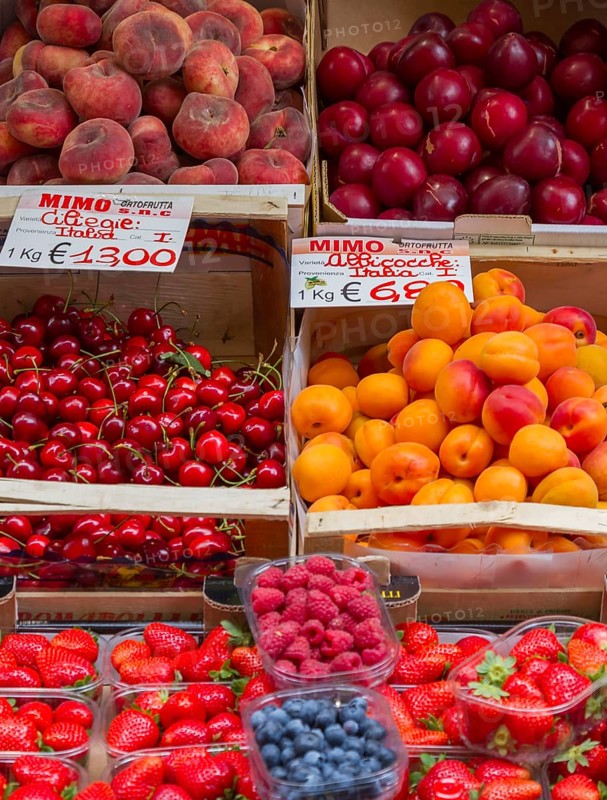Stall with different types of fruit, Limone sul Garda, Lake Garda, Province of Brescia, Lombardy, Italy, Europe