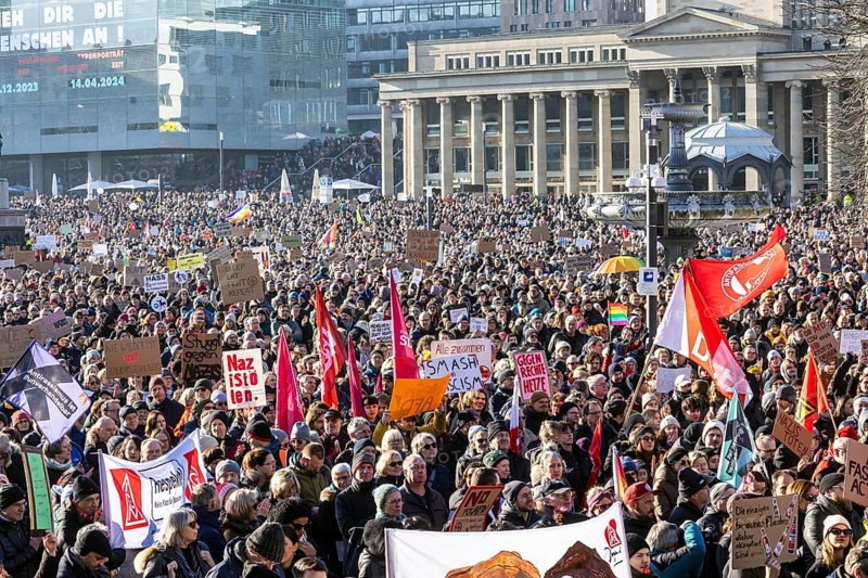 Against right-wing extremism, fascism and the AfD, large demonstration on Schlossplatz with 20, 000 participants, Stuttgart, Baden-Württemberg, Germany, Europe
