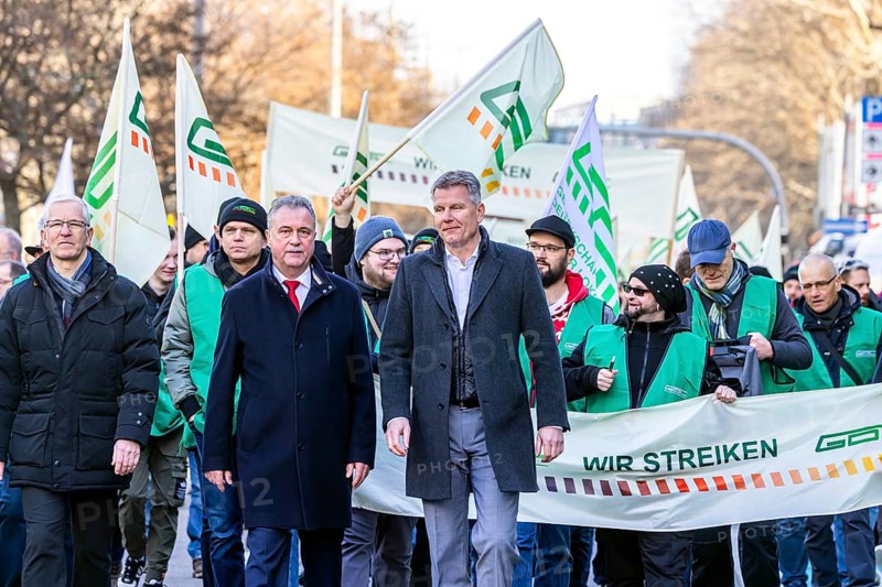 Strike of the train drivers' union GDL, Claus Weselsky, Federal Chairman of the GDL, leads the demonstration through the city centre. Stuttgart, Baden-Württemberg, Germany, Europe