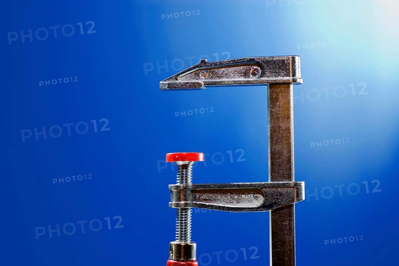 Screw clamp closeup