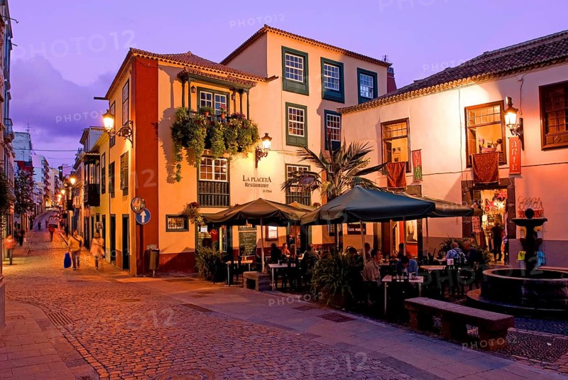 La Placeta restaurant in Santa Cruz de la Palma at night, sunset, blue hour, La Palma, Canary Islands, Spain, Europe
