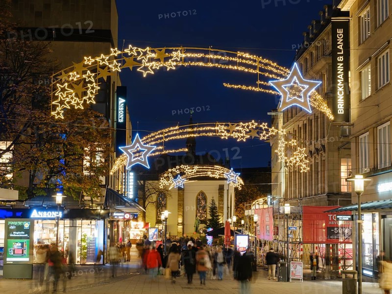 Shooting stars over the pedestrian zone, Christmas lights, Light Weeks, Blue Hour, City of Essen, Ruhr area, North Rhine-Westphalia, Germany, Europe