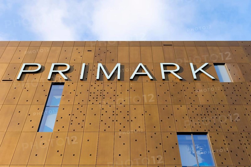 Primark, clothing shop, discounter, facade with sign and logo, Wuppertal, North Rhine-Westphalia, Germany, Europe
