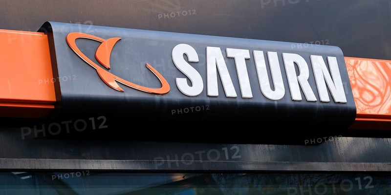 Saturn, electronics shop, facade with sign and logo, Wuppertal, North Rhine-Westphalia, Germany, Europe