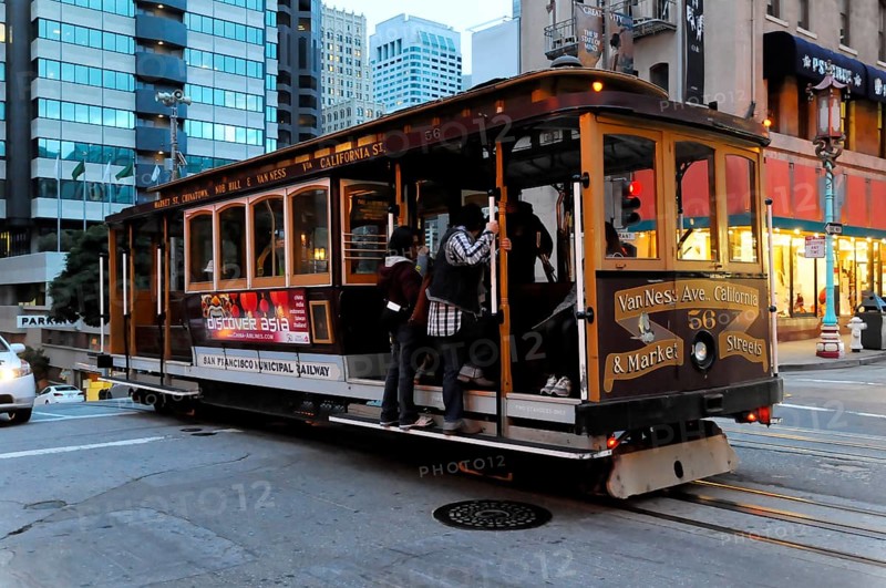 Historic streetcar, Cable Car on Hyde Street, San Francisco, California, USA, North America