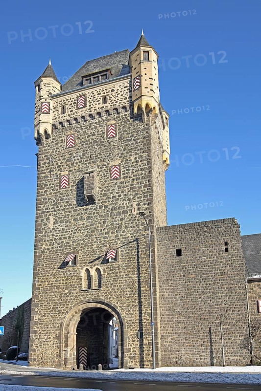 Historic upper gate, town gate, defence defence tower, Mayen, Vulkaneifel, Eifel, Rhineland-Palatinate, Germany, Europe