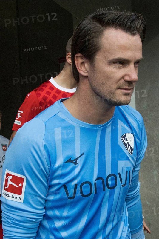 Football match, Manuel RIEMANN VFL Bochum portrait, Voith-Arena football stadium, Heidenheim