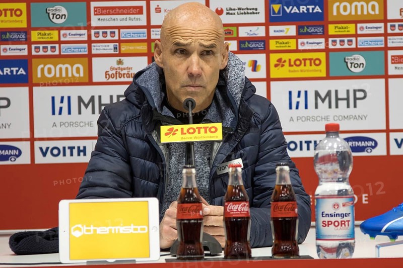 Football match, Coach Thomas LETSCH VFL Bochum with a questioning expression at the post-match press conference, Voith-Arena football stadium, Heidenheim