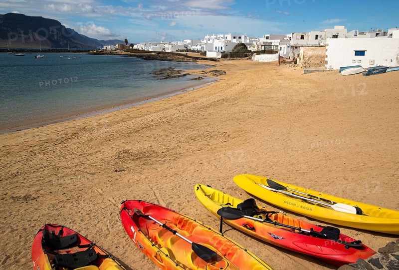 Playa La Laja sandy beach, Caleta de Sebo village, La Isla Graciosa, Lanzarote, Canary Islands, Spain, Europe
