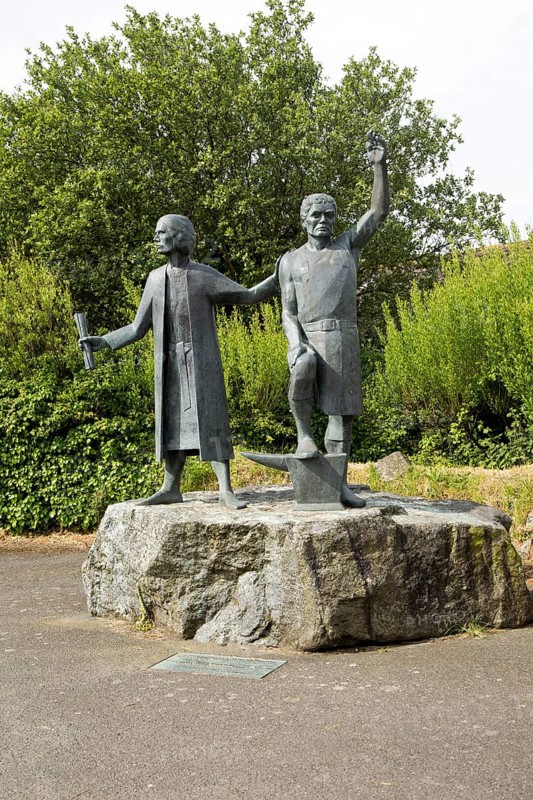 Statues commemorating peasant uprising of 1497, St Keverne, Lizard Peninsula, Cornwall, England, UK the Cornish leaders, Michael An Gof and Thomas Flamank