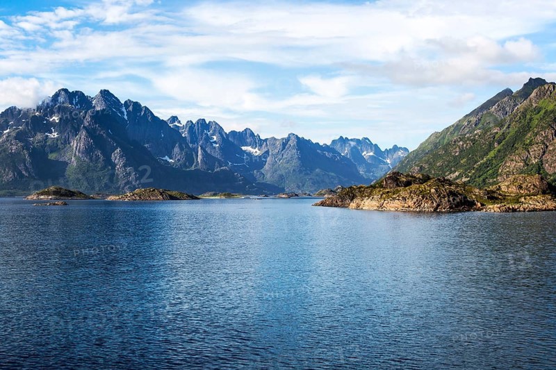 Jagged mountain peaks Raftsundet strait, Lofted Islands, Nordland, northern Norway