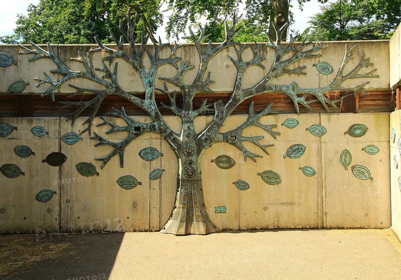 Bronze Tree sculpture at Royal Botanic Gardens, Kew, London, England, UKEngland, UK by Engineered Arts Limited 2008