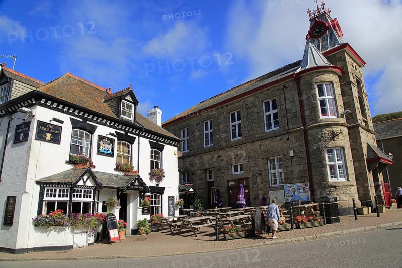 Marazion town hall and King's Head pub in village square, Cornwall, England, UK