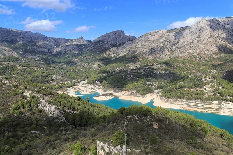 Reservoir lake, Embassament de Guadalest, Valley of Gaudalest, Alicante province, Spain, Europe