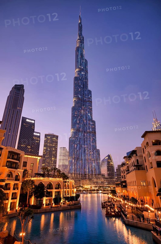 Burj Khalifa, Lake Burj Khalifa, Souk Al Bahar, shopping centre, illumination, Logo EMAAR, Downtown, evening light, twilight, blue hour, Financial District, Dubai, United Arab Emirates, VAR, Asia
