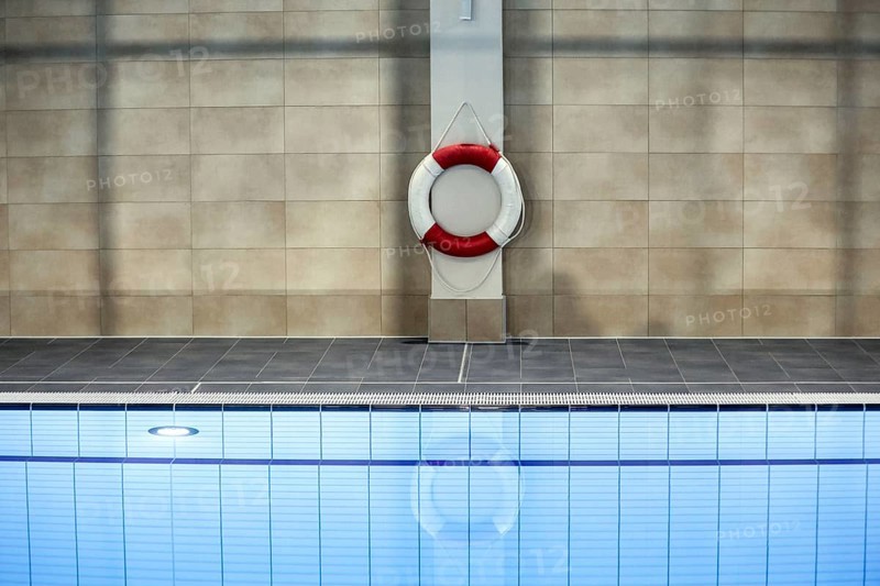 Lifebuoy swimming pool of the reopened Tiergarten municipal swimming pool, Berlin, 22/01/2024