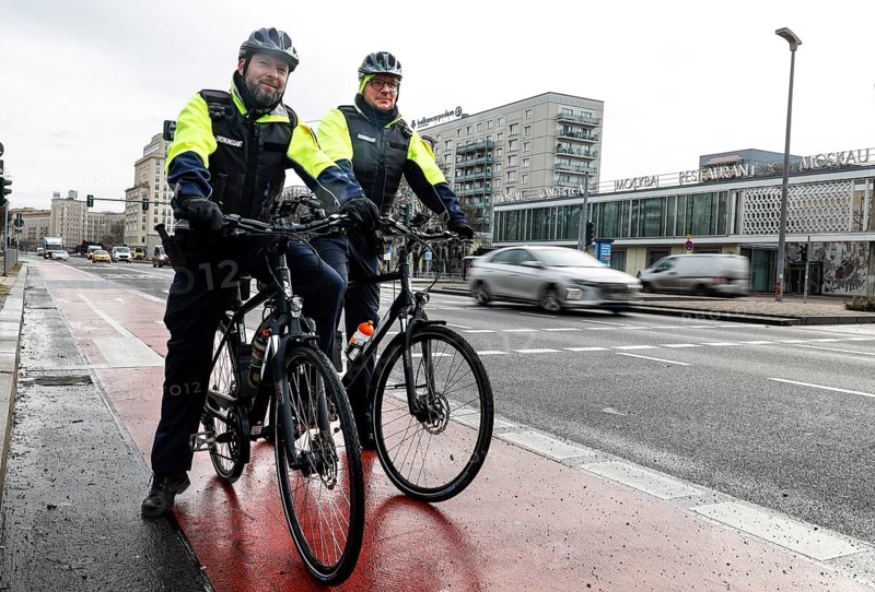 Employees of the bicycle squadron of the public order office with their bikes on a street. The bicycle squadron of the public order office in Mitte has a fleet of 20 bicycles at its disposal, Berlin, 22/01/2024