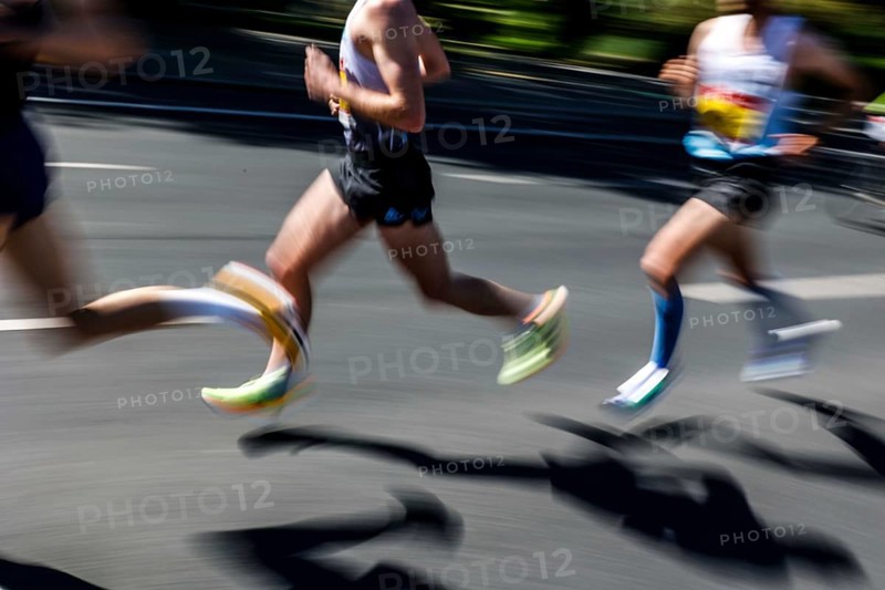 Participants of the Citylauf on the 25 km running course, Berlin, 15/05/2022