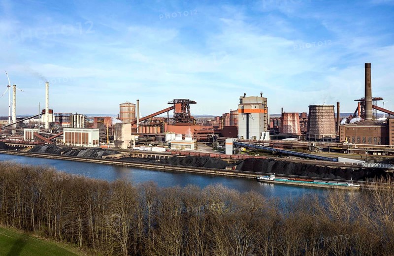 Salzgitter AG steelworks. Salzgitter AG, Avacon and Lime tree launch the operation of industrial hydrogen production based on electricity from wind power. With the operation of the Wind Hydrogen Salzgitter - WindH2 project, green hydrogen will be produced on the site of the steelworks in future, 12.04.2022