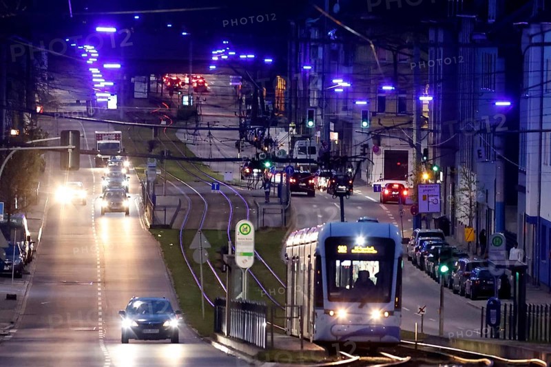 Modern LED lights developed for this project shine like blue pearls on a long string. The 'Blue Ribbon' is the new landmark in the Gelsenkirchen district of Schalke, 11.04.2022