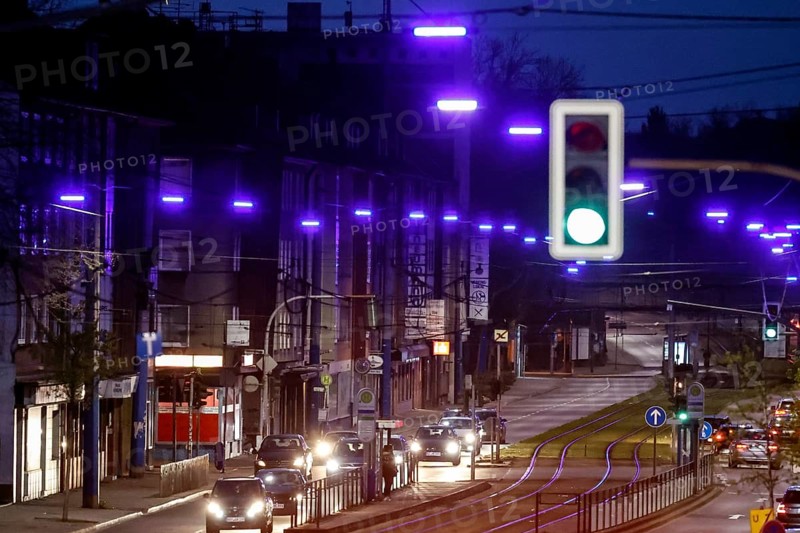 Modern LED lights developed for this project shine like blue pearls on a long string. The 'Blue Ribbon' is the new landmark in the Gelsenkirchen district of Schalke, 11.04.2022
