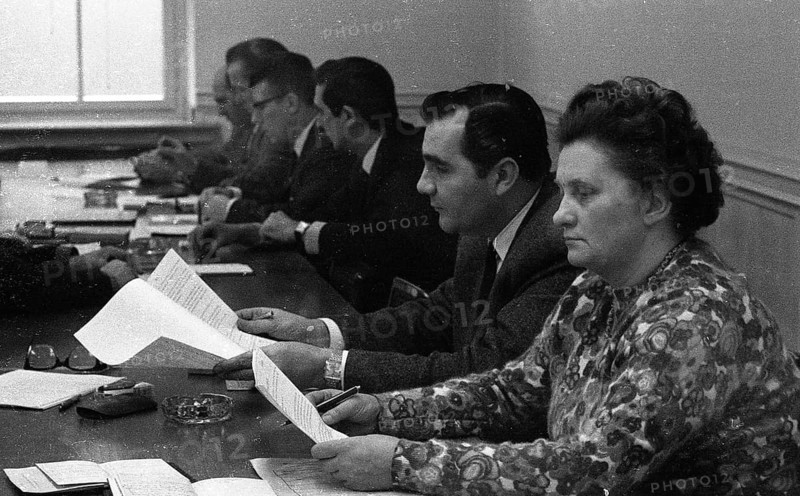 DEU, Germany, Dortmund: Personalities from politics, business and culture from the years 1965-71. Dortmund. Meeting of the works council at Hoesch AG.works councillor (front) ca. 1965, Europe