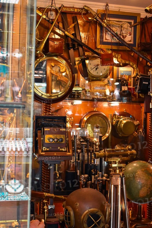 Antique decorative items, Grand Bazaar, Istanbul, Turkey, Asia