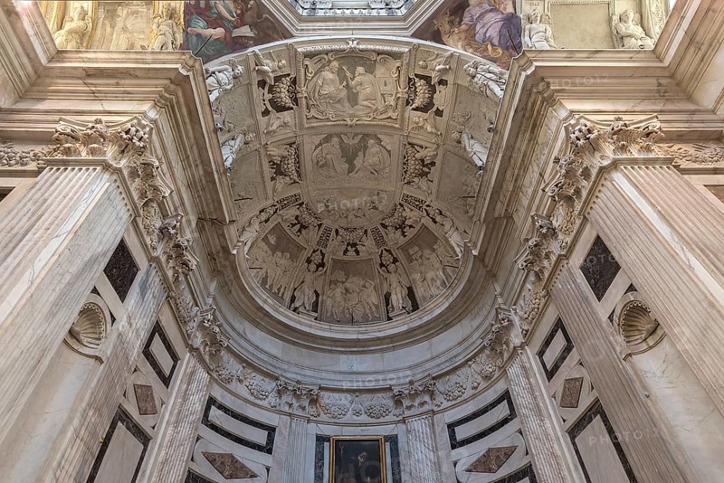 Vault with reliefs above the altar of the church of San Pietro ion Banchi, consecrated in 1585, Piazza Banchi Genoa, Italy, Europe