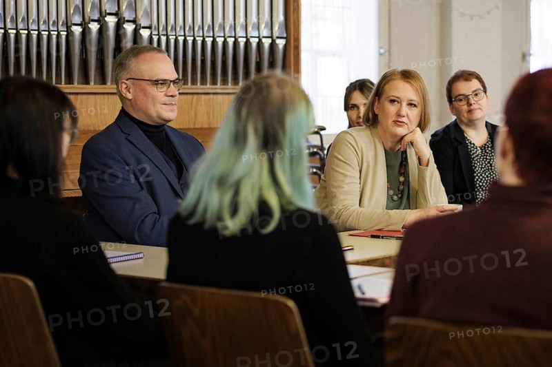 Lisa Paus (Bündnis 90/Die Grünen), Federal Minister for Family Affairs, Senior Citizens, Women and Youth, meets representatives of Bündnis für mehr Demokratie an Schulen, Bündnis unteilbar Spremberg and representatives of the region's Partnership for Democracy in Spremberg, 22.01.2024. Photographed on behalf of the Federal Ministry for Family Affairs