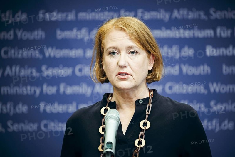 Lisa Paus (Alliance 90/The Greens), Federal Minister for Family Affairs, Senior Citizens, Women and Youth, photographed during a press statement on the subject of pavement reinforcement after a cabinet meeting in Berlin, 24 January 2024. Photographed on behalf of the Federal Ministry for Family Affairs, Women and Youth (BMFSFJ)