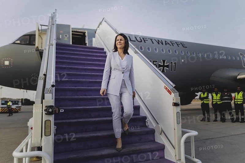 Annalena Bärbock (Alliance 90/The Greens), Federal Foreign Minister, leaves the A321 government aircraft during an unscheduled stop in Jeddah, 24 January 2024. The flight with the German Foreign Minister on board had to make a stopover in Jeddah due to a lack of overflight permission through Eritrean airspace. Bärbock is visiting Djibouti, Kenya and South Sudan as part of her trip to East Africa / Photographed on behalf of the Federal Foreign Office