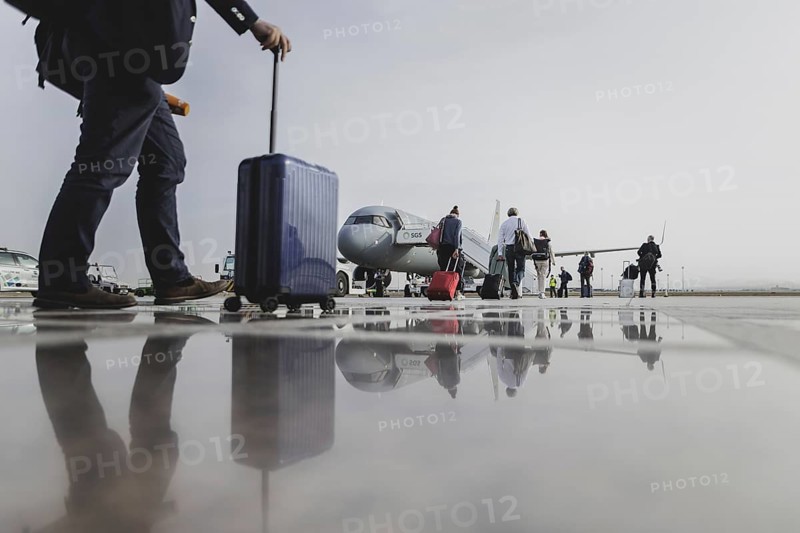 The delegation boards the government aircraft A321 in front of departure to Kenya in Jeddah, 25 January 2024. The departure with the German Foreign Minister on board had to make a stopover in Jeddah due to a lack of overflight permission through Eritrean airspace. Bärbock is visiting Kenya and South Sudan as part of her trip to East Africa / Photographed on behalf of the Federal Foreign Office