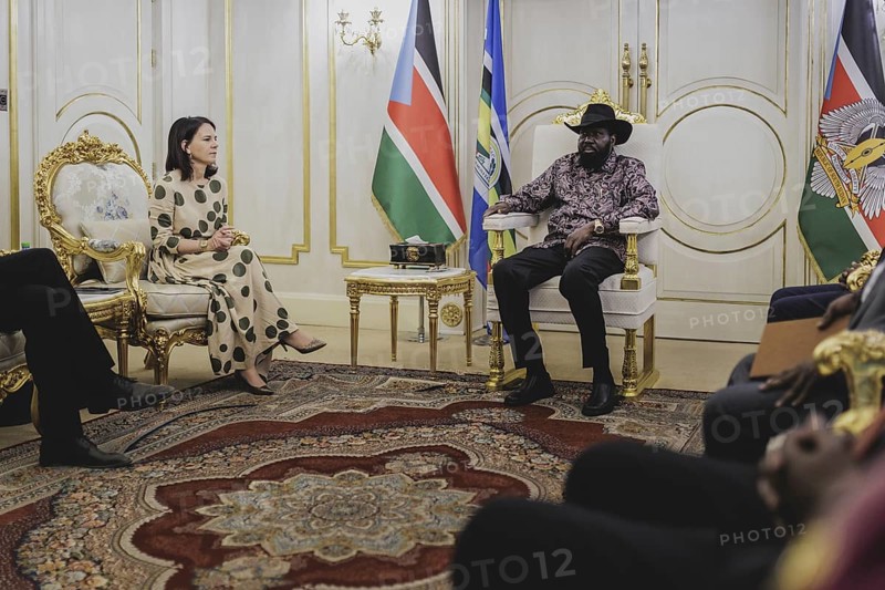 (L-R) Annalena Bärbock (Alliance 90/The Greens), Federal Foreign Minister, and Salva Kiir Mayardit, President and Head of Government of South Sudan, photographed during a joint meeting in Juba, 26 January 2024. Bärbock is visiting Kenya and South Sudan as part of her trip to East Africa / Photographed on behalf of the Federal Foreign Office