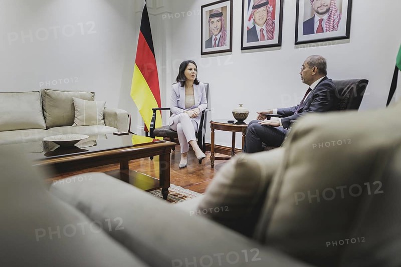 (L-R) Annalena Bärbock (Alliance 90/The Greens), Federal Foreign Minister, and Ayman Safadi, Foreign Minister of Jordan, photographed during a joint meeting in Amman, 27 January 2024. Foreign Minister Bärbock is travelling on to Jordan for political talks at short notice after her trip to East Africa / Photographed on behalf of the Federal Foreign Office