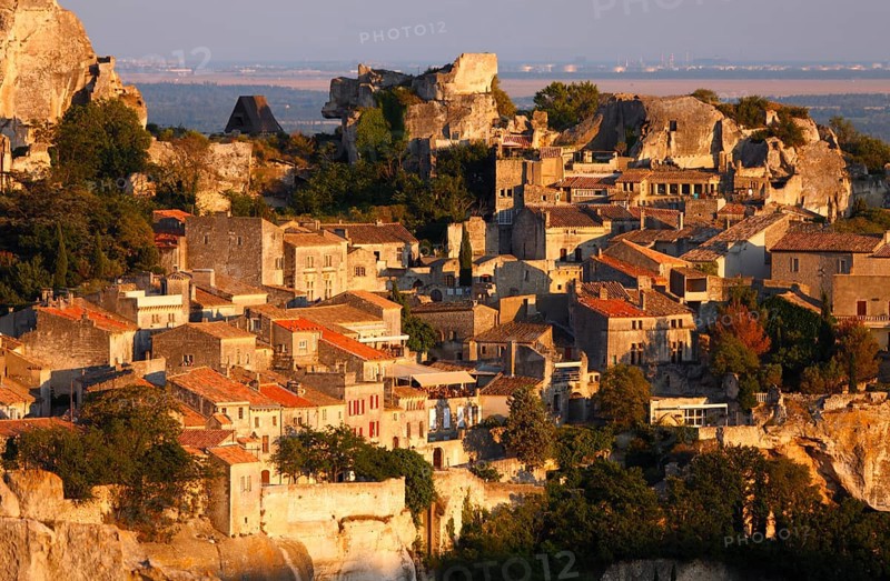 Les Baux-de-Provence in the evening sun, Alpilles, Bouches-du-Rhone, Provence, France, Europe