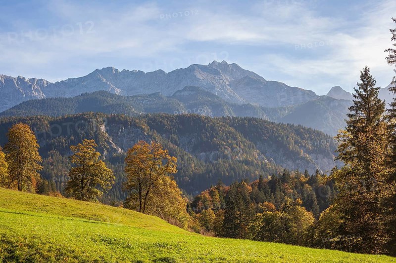 Graseck Alm with Wetterstein mountains, Garmisch-Partenkirchen, Werdenfelser Land, Upper Bavaria, Bavaria, Germany, Europe