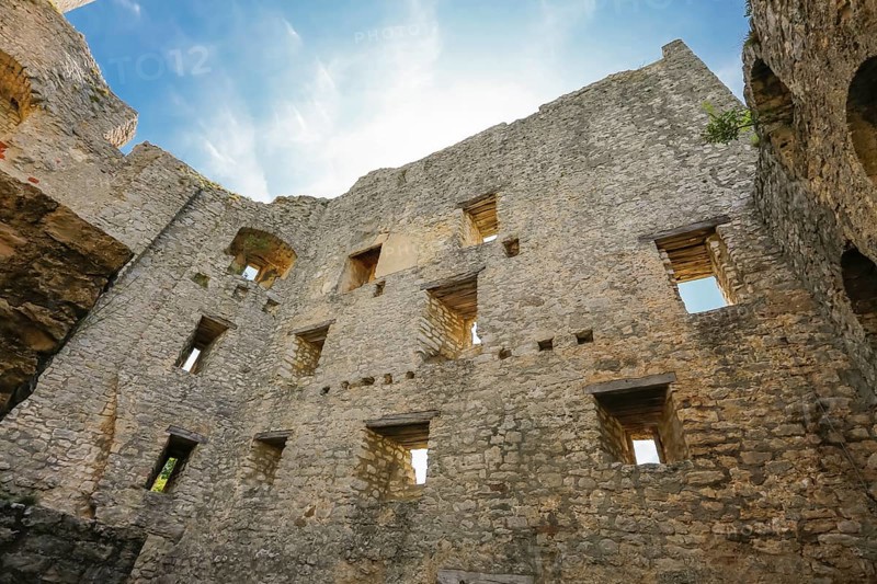 Ruin Reussenstein, ruin of a rock castle above Neidlingen, rock above the Neidlingen valley, ministerial castle of the Teck lordship, wall, stones, historical building, Neidlingen, Swabian Alb, Baden-Wuerttemberg, Germany, Europe