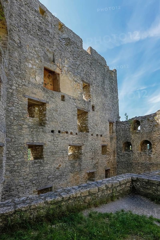 Ruin Reussenstein, ruin of a rock castle above Neidlingen, rock above the Neidlingen valley, ministerial castle of the Teck lordship, wall, stones, historical building, Neidlingen, Swabian Alb, Baden-Wuerttemberg, Germany, Europe