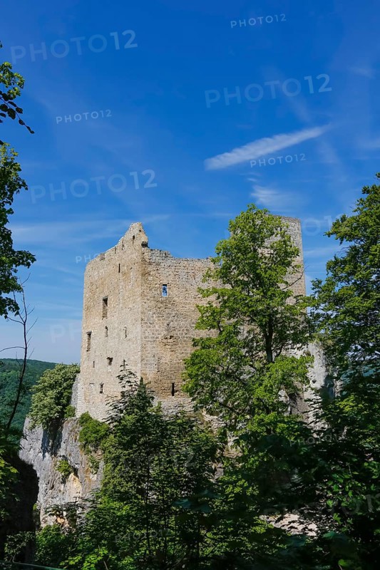 Ruin Reussenstein, ruin of a rock castle above Neidlingen, rock above the Neidlingen valley, ministerial castle of the Teck dominion, Neidlingen, Swabian Alb, Baden-Wuerttemberg, Germany, Europe