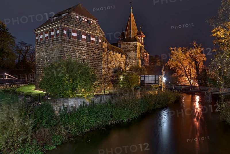 Wenzelburg or Laufer Kaiserburg castle illuminated at night, rebuilt by Emperor Charles IV in 1556, Schlossinsel 1, Lauf an der Pegnitz, Middle Franconia, Bavaria, Germany, Europe