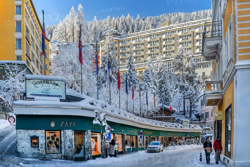 Winter main street in the town centre with shops and hotels, Bad Gastein, Gastein Valley, Hohe Tauern National Park, Salzburg province, Austria, Europe