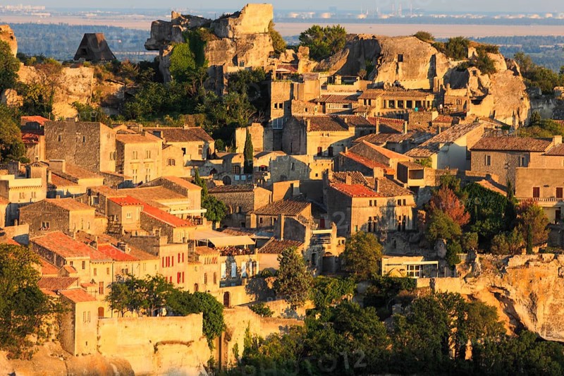 Les Baux-de-Provence in the evening sun, Alpilles, Bouches-du-Rhone, Provence, France, Europe