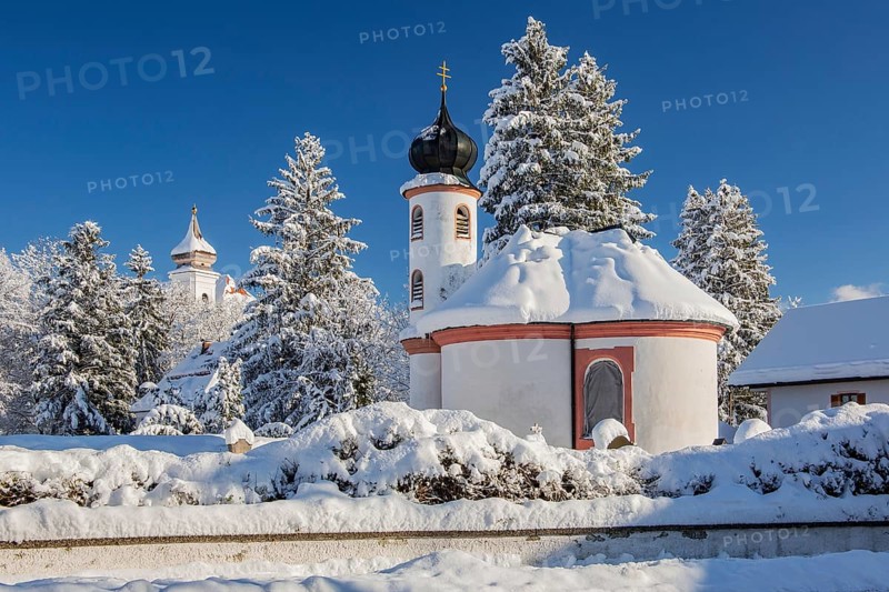 Winter atmosphere with snow-covered small chapel at Schlehdorf Monastery, Schlehdorf, Lake Kochel, The Blue Country, Bavarian Alps, Upper Bavaria, Bavaria, Germany, Europe