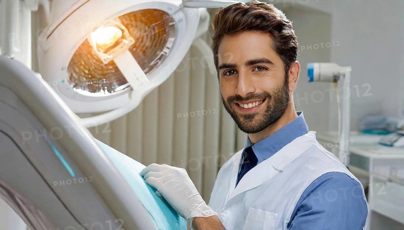 AI generated, RF, man, men, doctor, doctors, 30, 35, years, attractive, attractive, doctor's office, CT, scan, computer tomography, computer tomography, preventive care, health, smiles, beautiful teeth, bearded, generates a three-dimensional X-ray image, modern X-ray machine, X-rays, AI generated