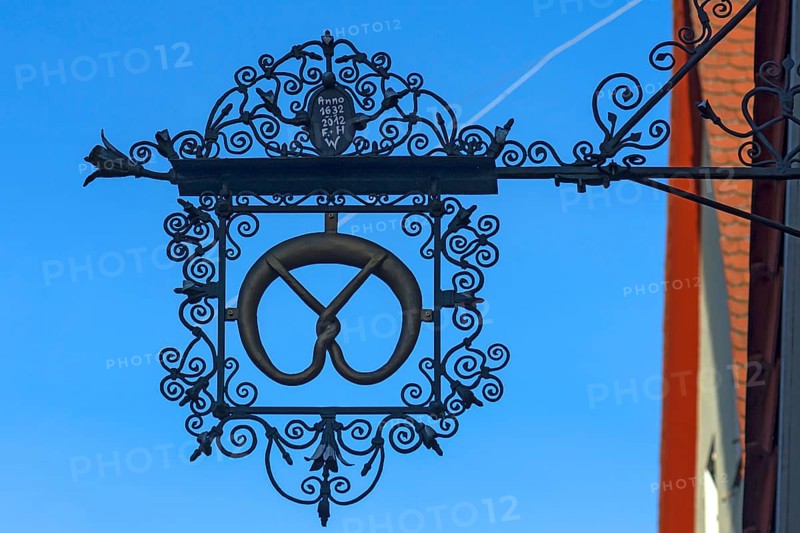 Historic nose sign of a bakery from 1632, Egloffstein, Upper Franconia, Bavaria, Germany, Europe