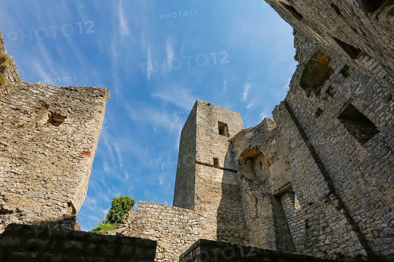 Ruin Reussenstein, ruin of a rock castle above Neidlingen, rock above the Neidlingen valley, ministerial castle of the Teck lordship, wall, stones, historical building, Neidlingen, Swabian Alb, Baden-Wuerttemberg, Germany, Europe