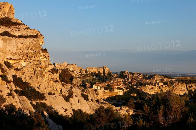 Les Baux-de-Provence in the evening sun, Alpilles, Bouches-du-Rhone, Provence, France, Europe