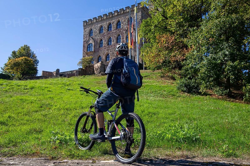 Mountain bikers at Hambach Castle